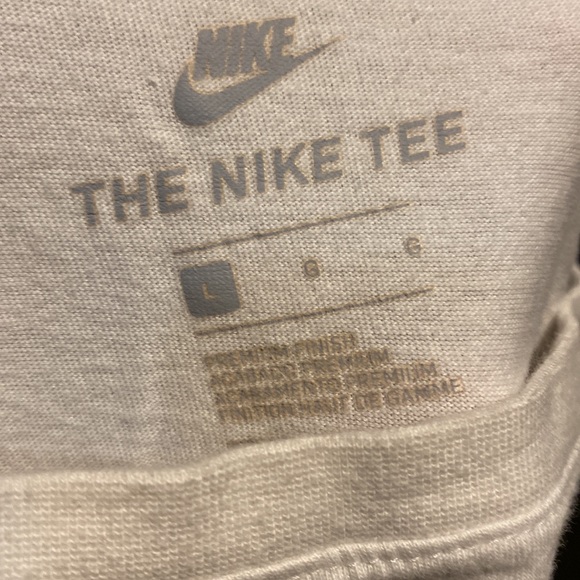 Nike T Shirt - Picture 3 of 3